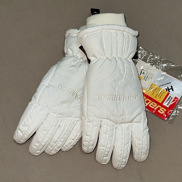 Hot Fingers Accessories - 5 for💲20. Hot Fingers’ Women’s Waterproof Insulated Gloves. Size Medium NWT